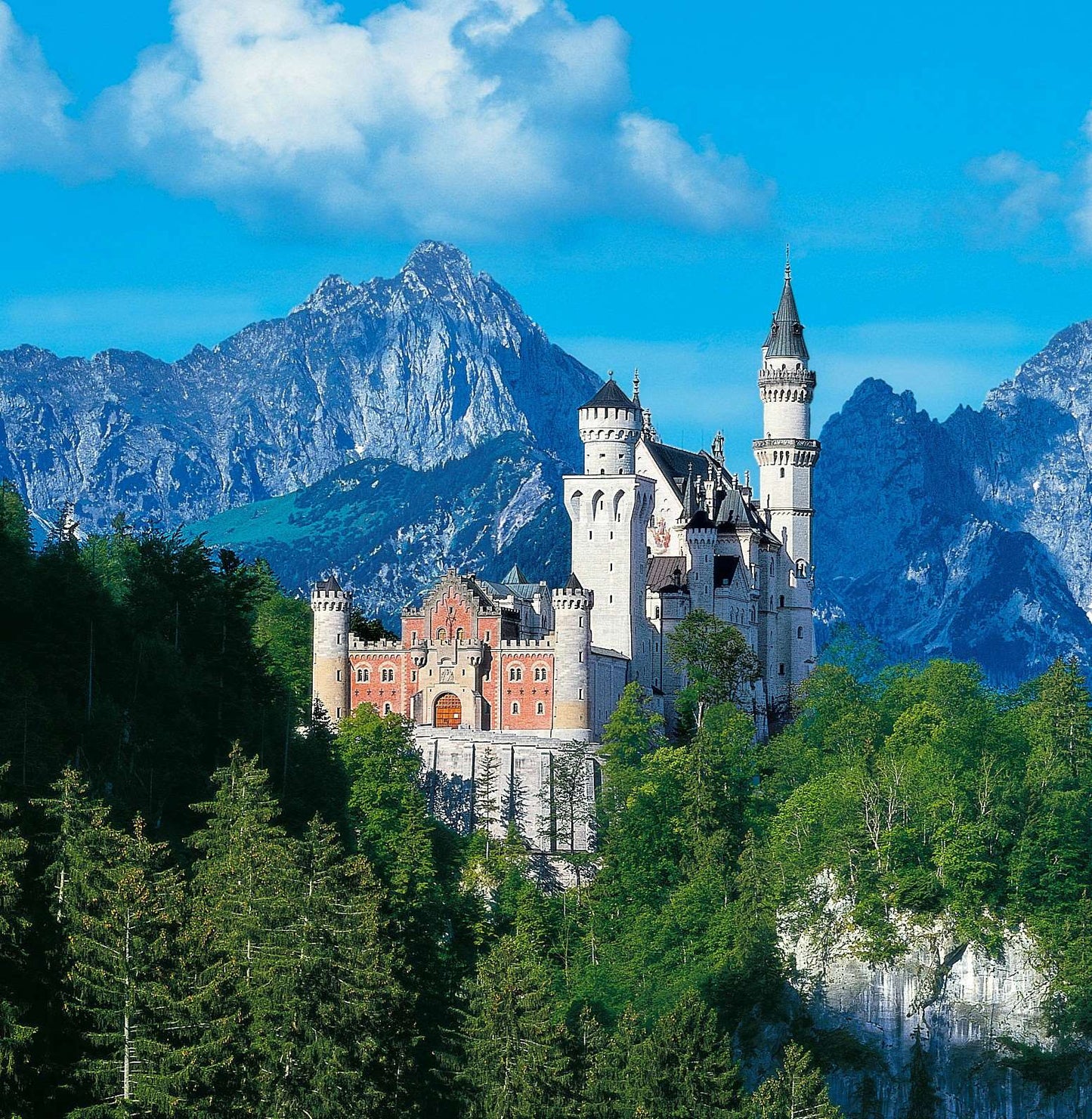 Excursion to Neuschwanstein Castle in Germany, 9 hours